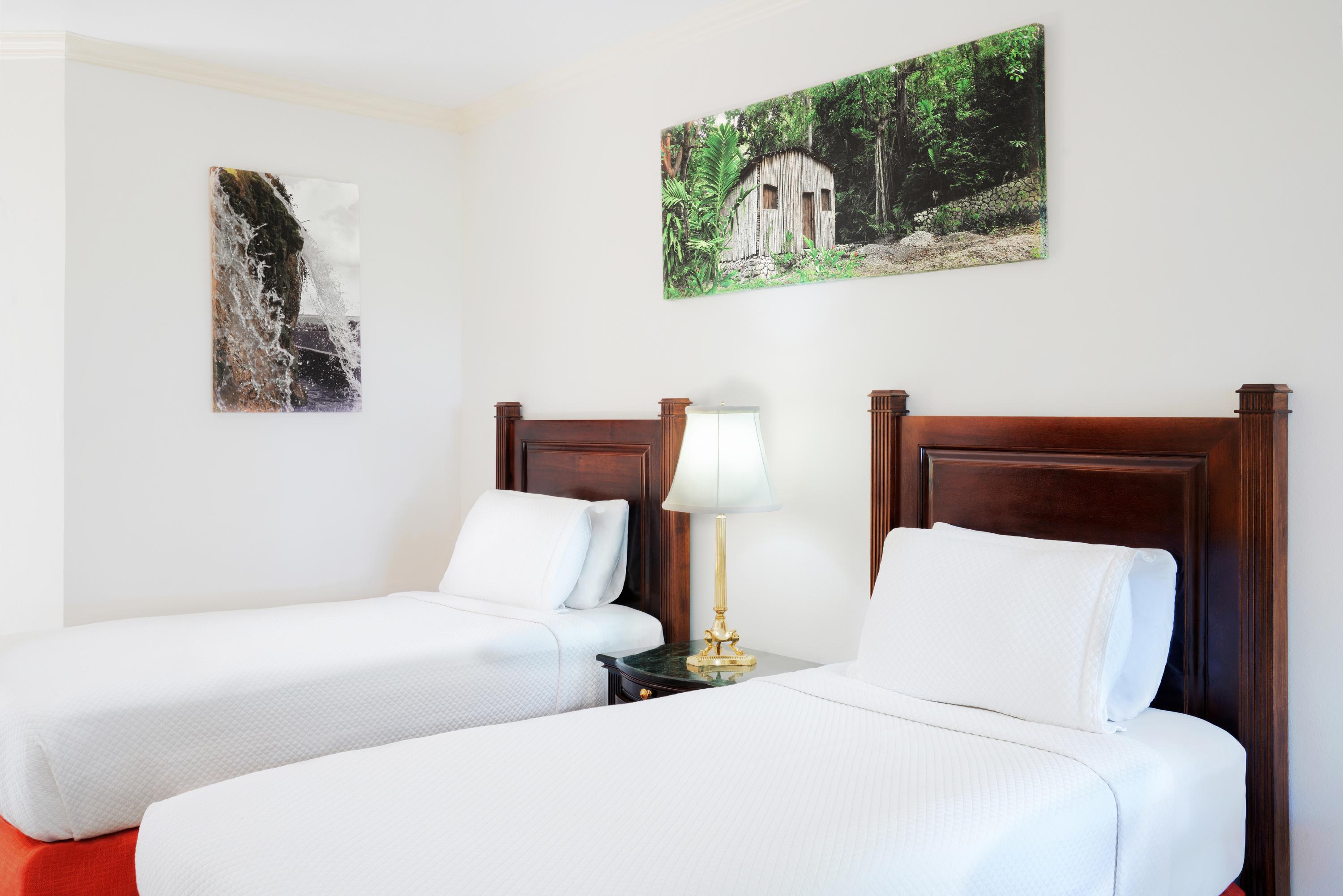 Jewel Paradise Cove Adult Beach Resort & Spa 拉纳韦贝 外观 照片