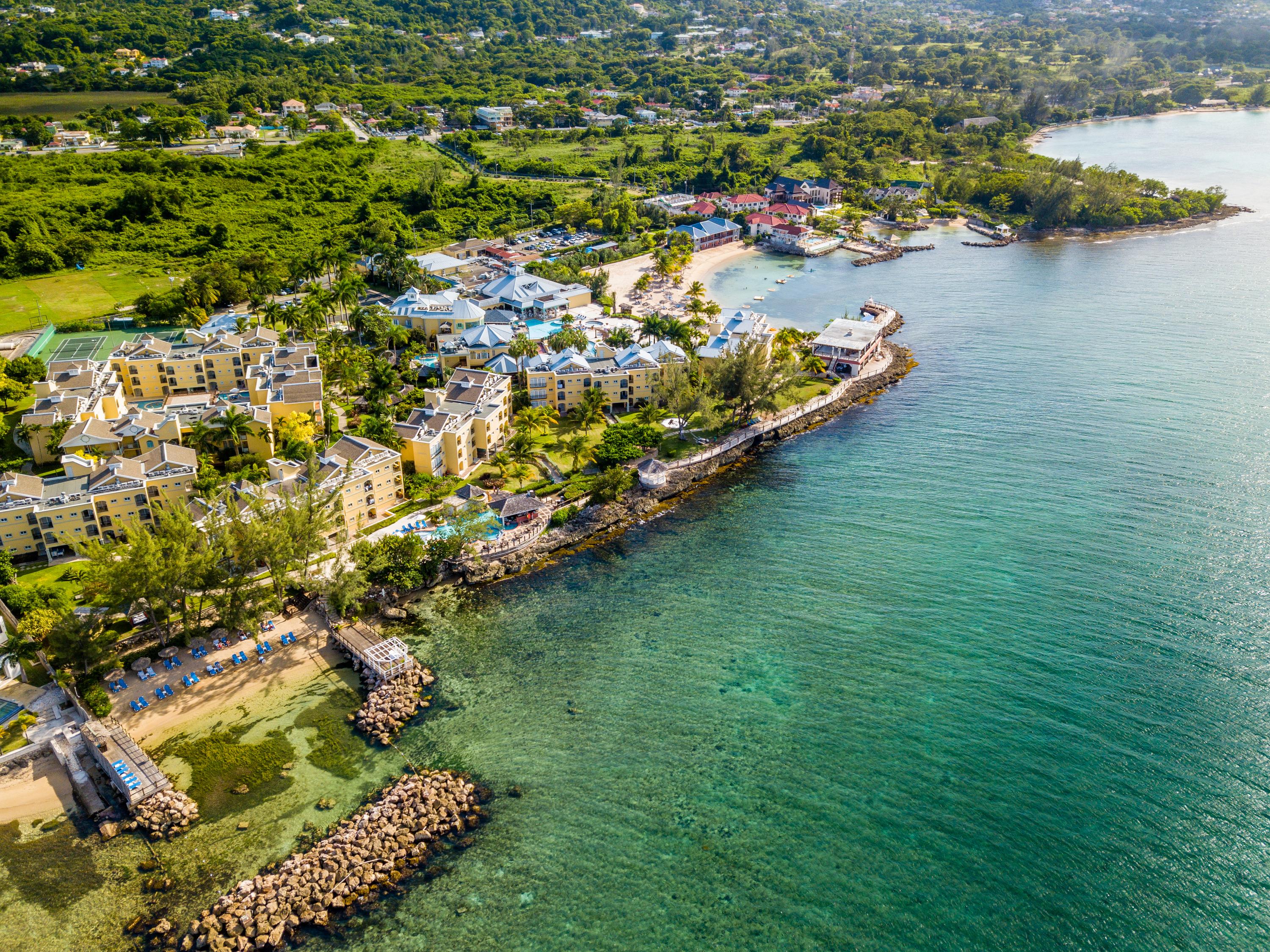 Jewel Paradise Cove Adult Beach Resort & Spa 拉纳韦贝 外观 照片
