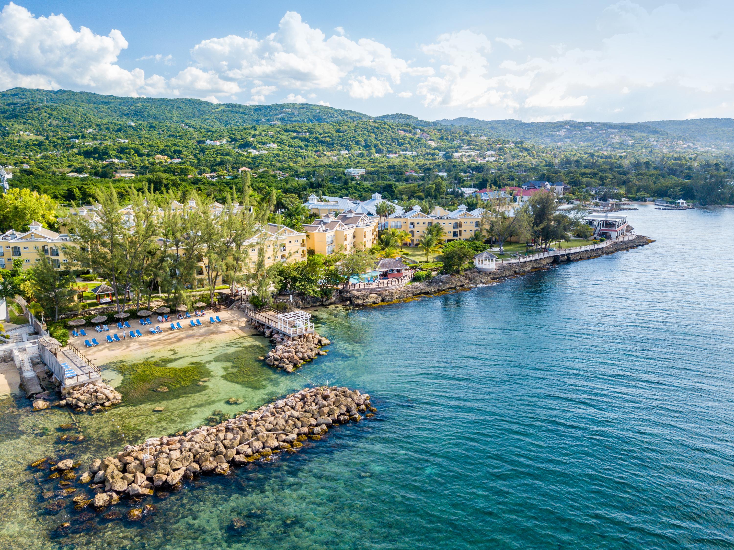 Jewel Paradise Cove Adult Beach Resort & Spa 拉纳韦贝 外观 照片