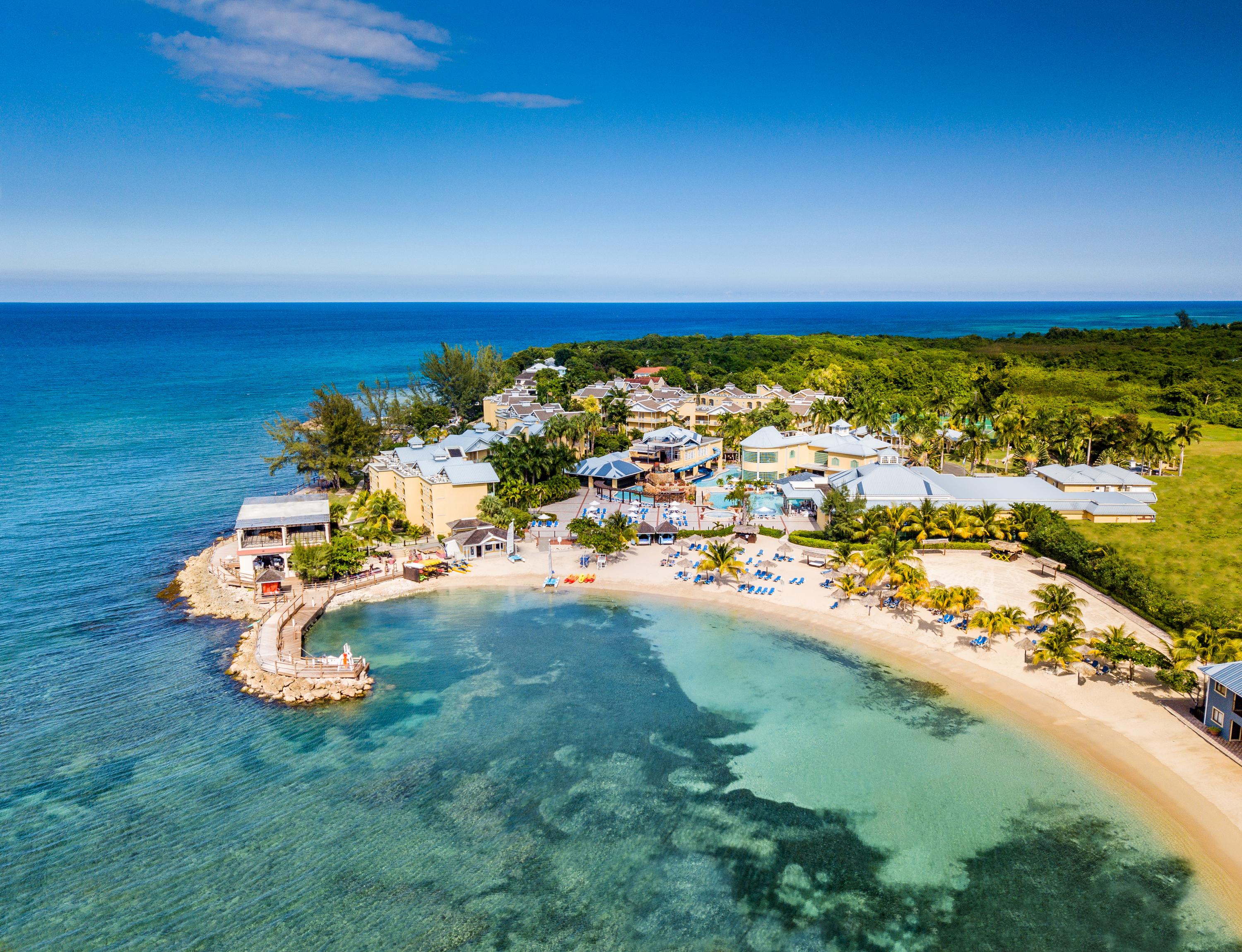 Jewel Paradise Cove Adult Beach Resort & Spa 拉纳韦贝 外观 照片