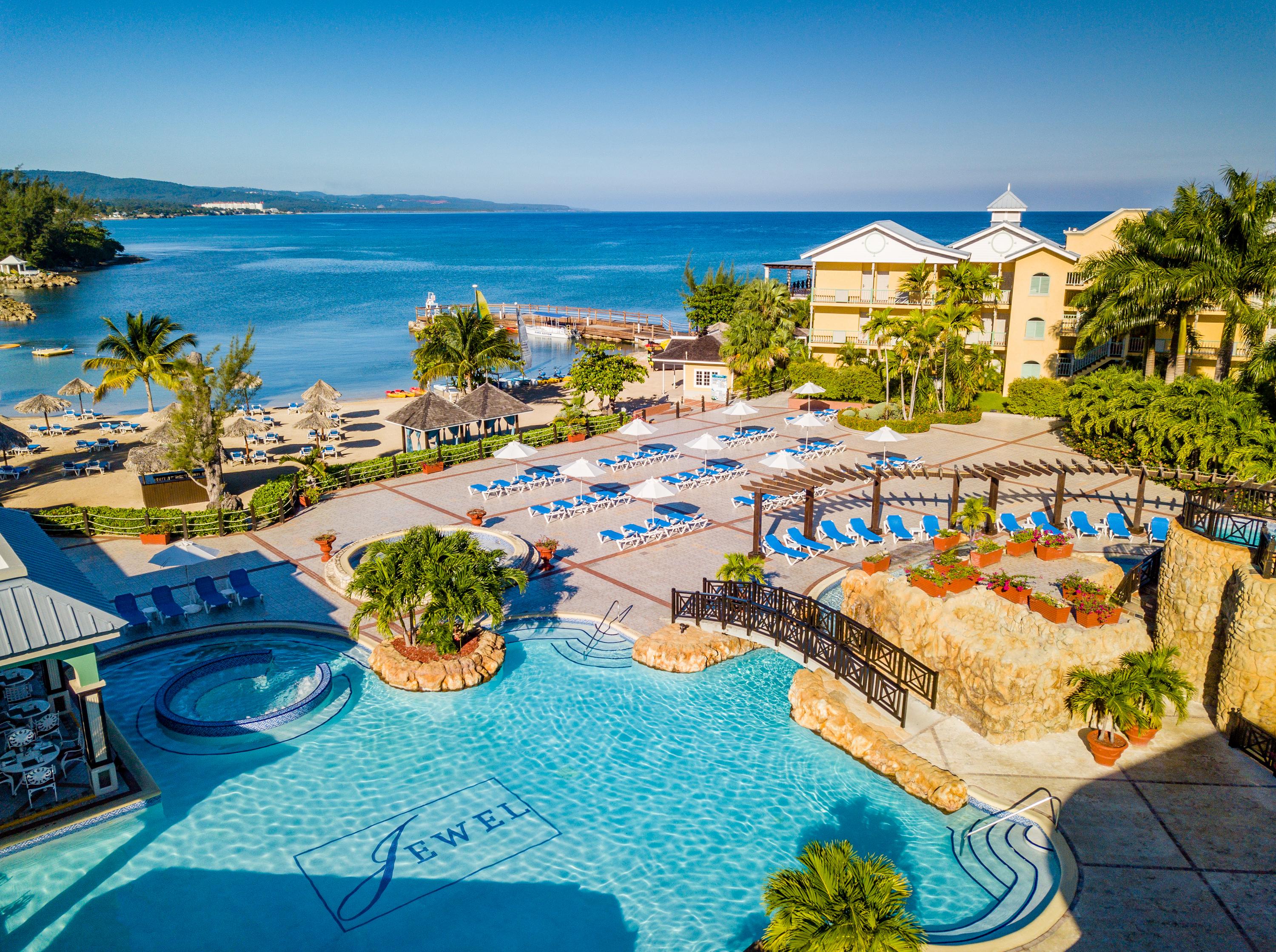 Jewel Paradise Cove Adult Beach Resort & Spa 拉纳韦贝 外观 照片