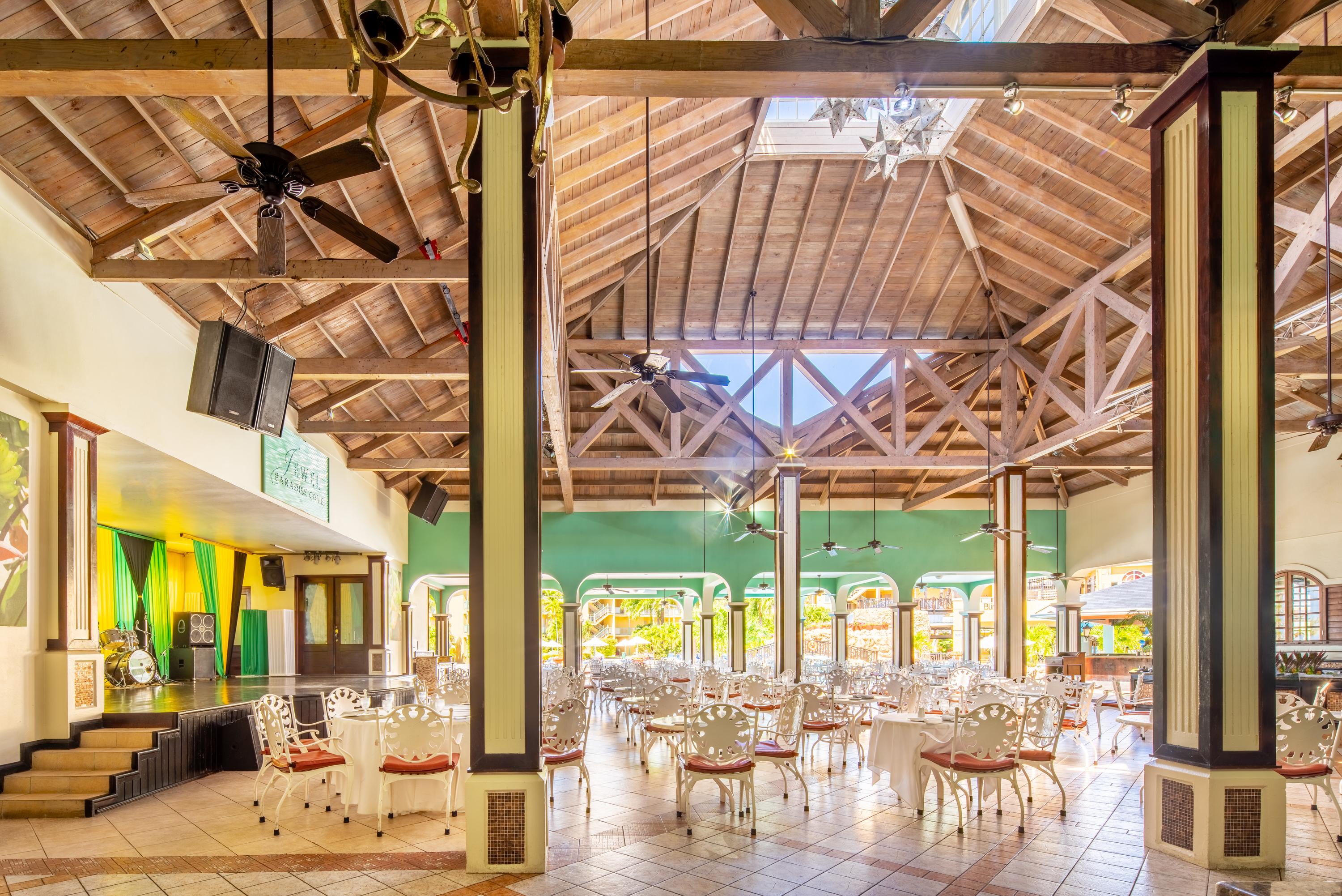 Jewel Paradise Cove Adult Beach Resort & Spa 拉纳韦贝 外观 照片