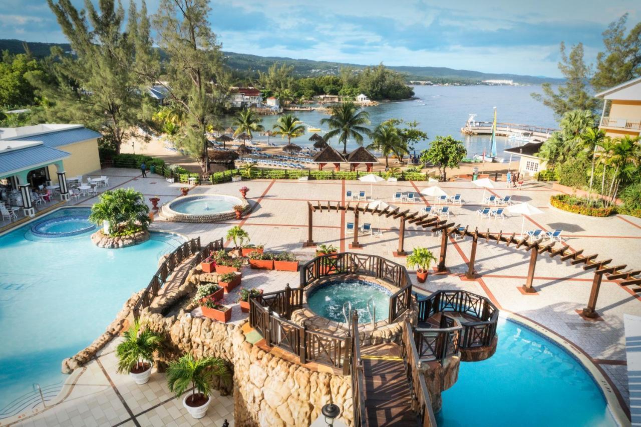 Jewel Paradise Cove Adult Beach Resort & Spa 拉纳韦贝 外观 照片