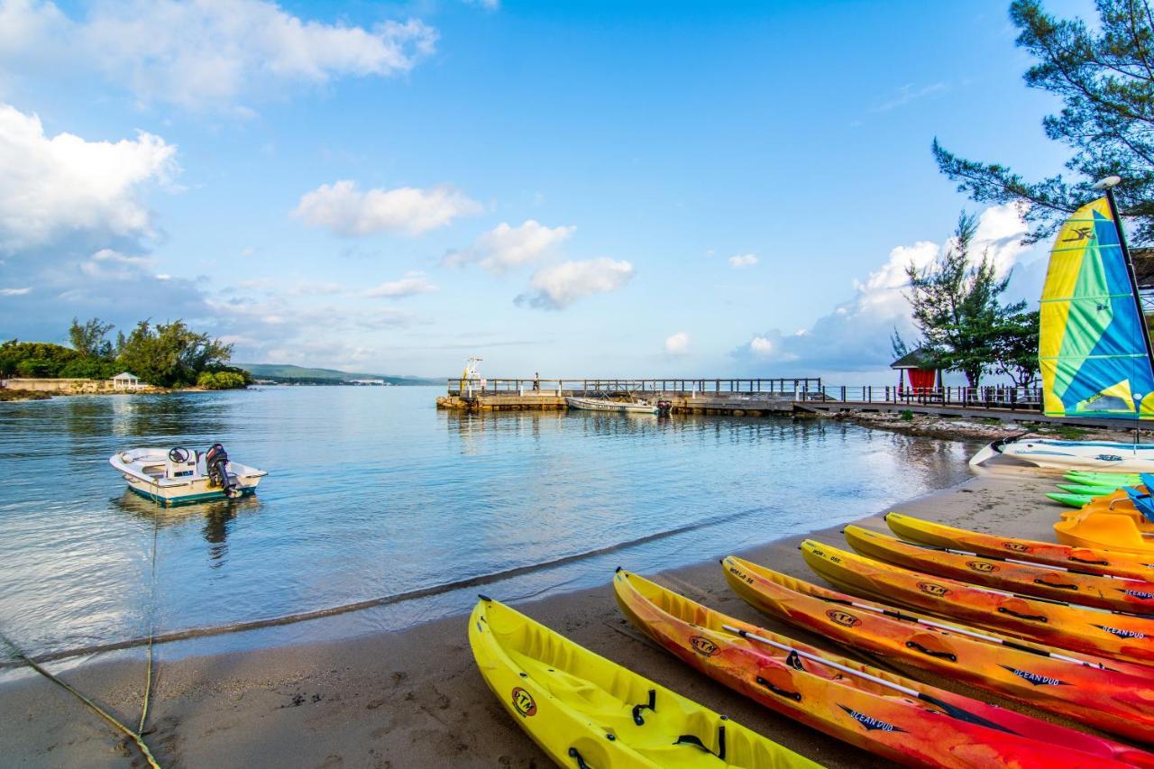 Jewel Paradise Cove Adult Beach Resort & Spa 拉纳韦贝 外观 照片